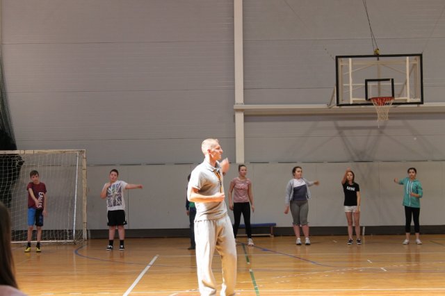 BK Valmiera basketbolisti viesojas skolā